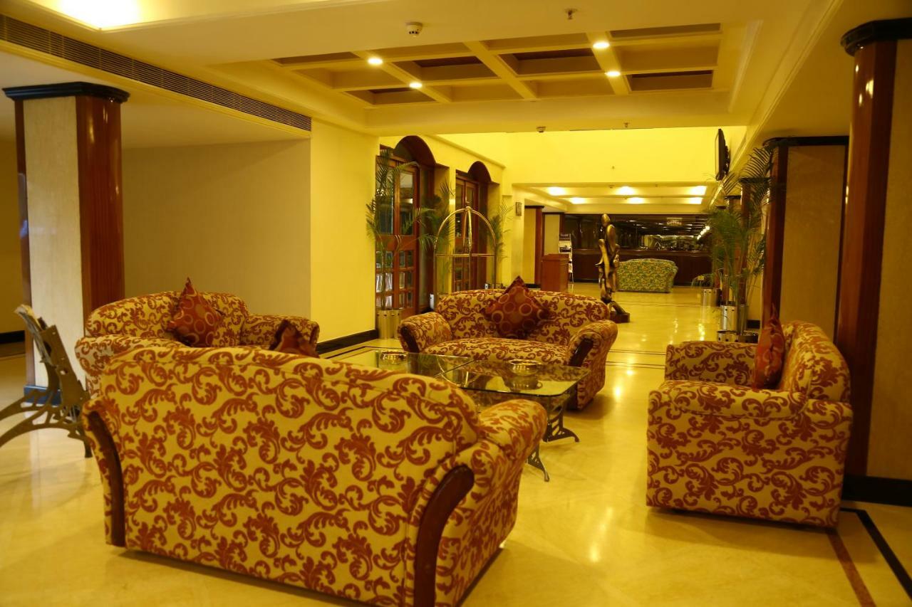 Kences Hotel -Opp Apsrtc Bus Stand Tirupati Esterno foto